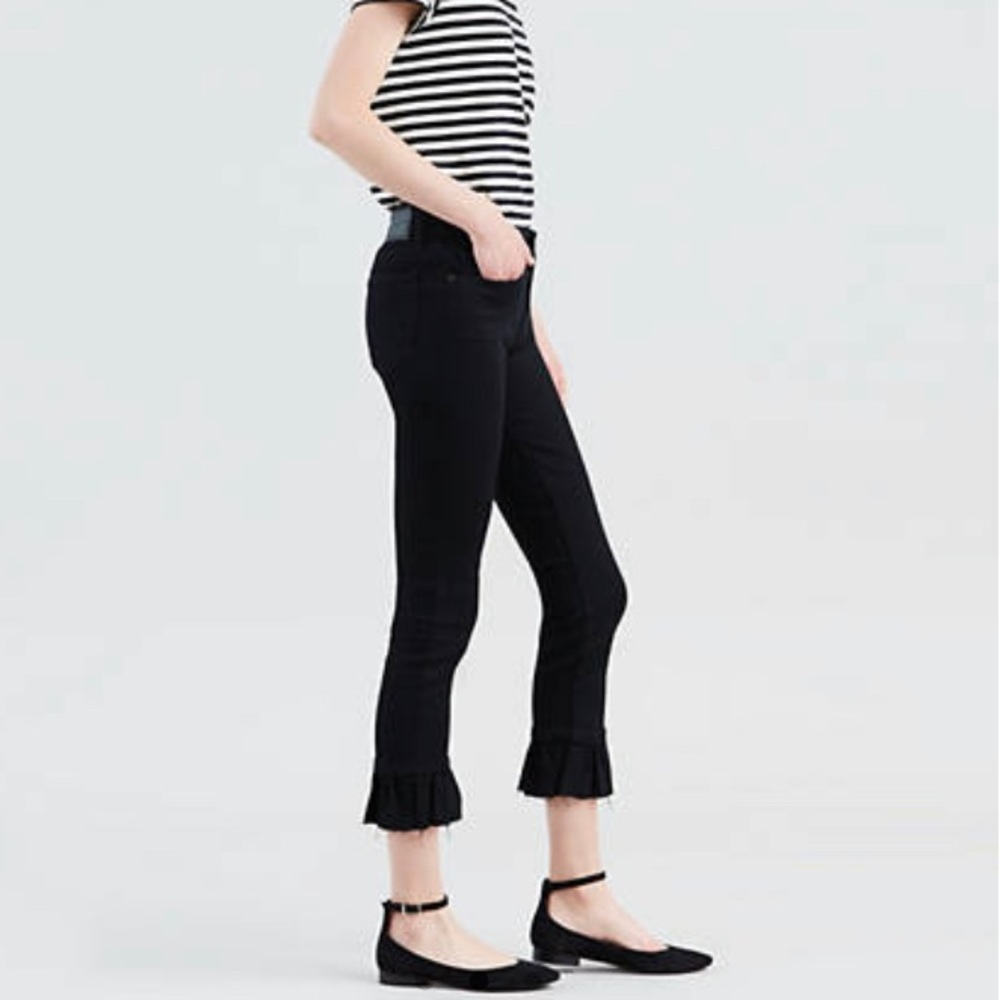 NEW 🔥 Women’s Levi 711 Styled Ruffle Mid Rise Crop Jeans